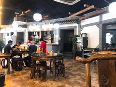 大堂-王明古法砂锅居(开化寺店)