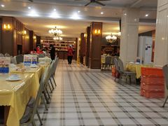 -鹏城人家海鲜酒家·23年老字号(较场尾店)