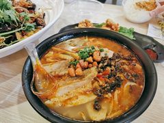 麻辣全家福-怂猫抓子·成都冒烤鸭