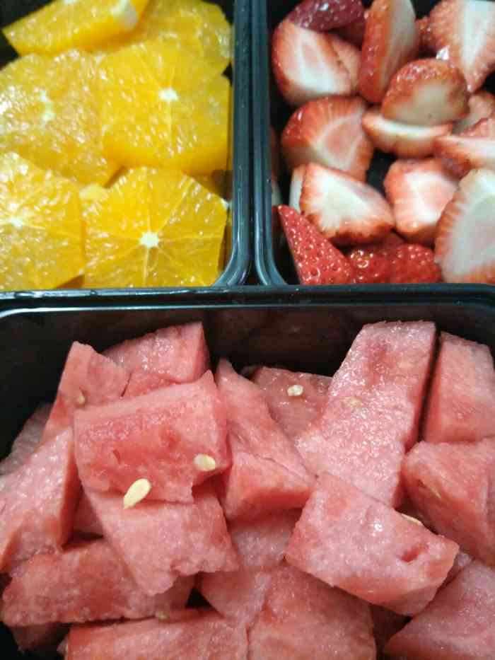 水果挺新鲜的种类齐全外卖现切比较方便