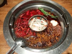 -城墙拐拐火锅(三峡广场黑金冠店)
