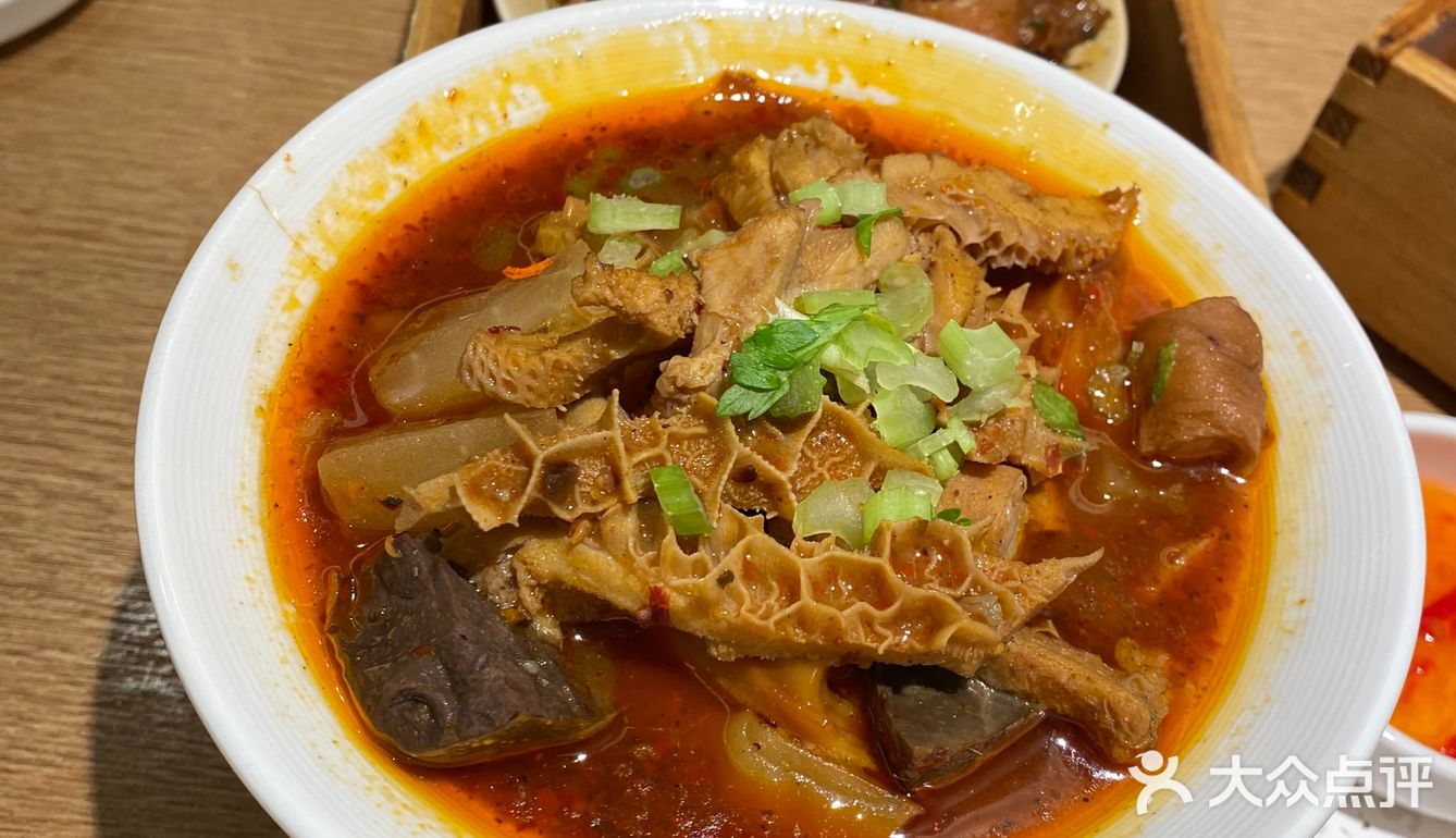 虾饺是有自己的特色味道的，虾肉也挺多的，可以一试