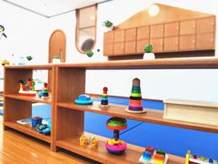 -抱抱熊托育中心(大悦城店)