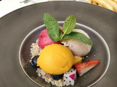 冰淇淋三色丸子-翠贝卡&Mama Kelly Brunch Coffee(河西店)