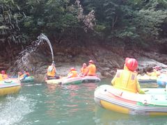 -安吉龙王山峡谷漂流