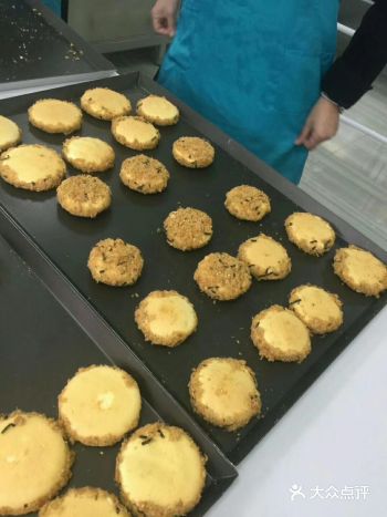 优美西点体验课－肉松小贝！