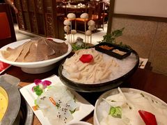 -佬土鹅肠火锅(解放路店)