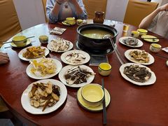 -菌之家·专业纯野生菌火锅·特色炒菌