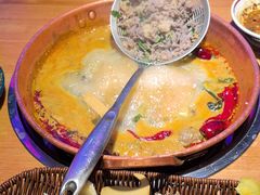 -洱火云南酸菜牛肉火锅(石景山当代商城店)