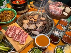 -唯成•韩国炭火烤肉 유성고기