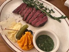 -Mark&Mars Restaurant