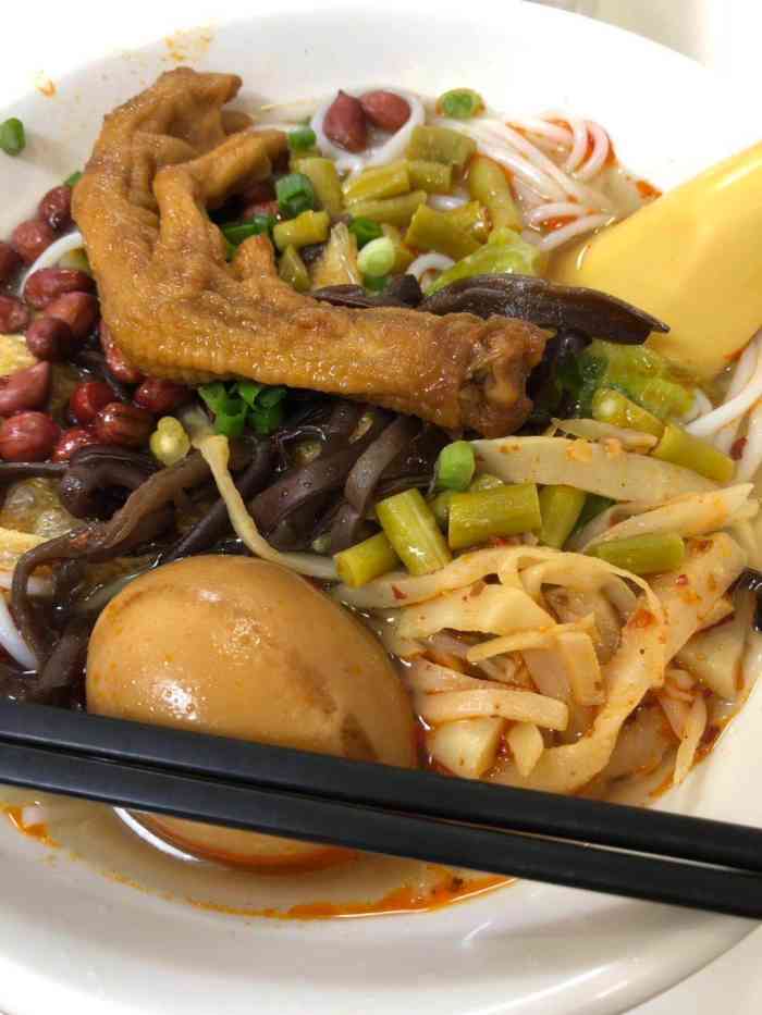 军元柳州螺蛳粉-"超级好吃地螺蛳粉,我吃的招牌,我朋友吃的.