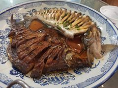-梓檚中餐厅湖北菜小龙虾武昌鱼排骨藕汤(黄鹤楼店)