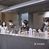 三顿半上海开店了，只卖8号和0号。