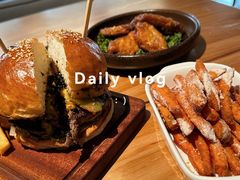 -三勾JJJ Burger&Coffee(梅溪湖店)