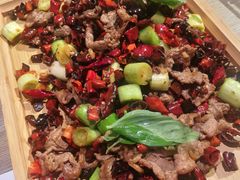 罗勒豉椒炒薄切牛肉-小大董·烤鸭(凤凰汇店)