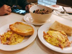 -香港新发烧腊茶餐厅(万象店)