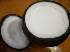 -志龙皇冠吃货椰子铺