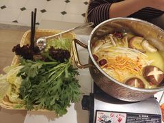 -荷花亭·湖北融合菜(中商广场店)