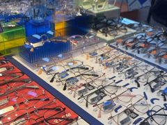 -天空之镜眼镜店蔡司依视路配镜授权零售店(望京颐堤港店)