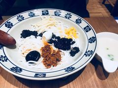 -刀小蛮半只鸡过桥米线(家乐福四元桥店)