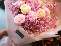-何兮花店·气球派对鲜花店(马桥银春路万科城店)