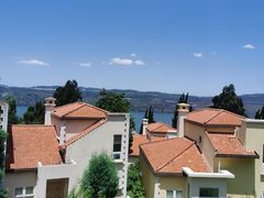 -昆明春城湖畔度假村