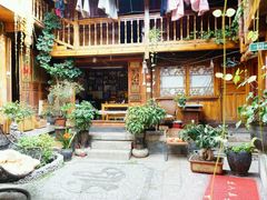 -五花石之旅客栈
