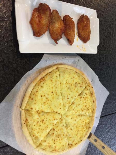 乐时榴莲披萨(鹰展店)-"出差最后一天来吃久违的榴莲披萨,优点:.