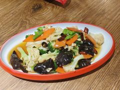 -叶派龙虾•招牌香辣蟹·海鲜(中海国际店)