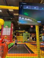 -蹦蹦跳跳(新奥购物中心店)