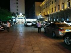 门头夜景-鲁班喜悦酒店