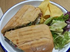 手撕烤鸡肉三明治-HELLO 27 意面·沙拉·帕尼尼