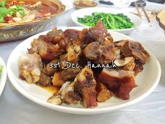 卤猪蹄-明升萝卜汤