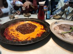 -渝嘴小老弟老火锅(华新村店)