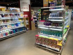 -中百仓储超市有限公司(越秀星汇维港店)