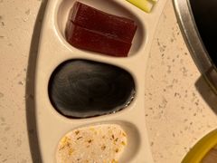 -三人行骨头王火锅(长寿店)