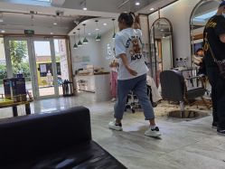 -妃格美发沙龙·烫发·染发