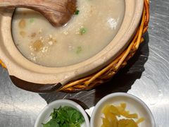 潮界生滚牛肉粥-潮界(虹桥新天地店)