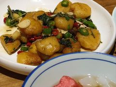 -头上红煨盐鸡·非遗院子餐厅