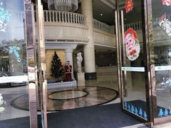 -维也纳酒店(深圳国际会展中心沙井上南店)