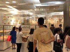 等位区-奈雪的茶(市百一店)