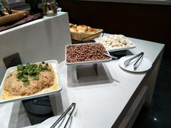 -武汉光谷广场杨家湾地铁站怡程酒店