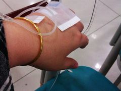 手都扎肿了！-上海市第五人民医院