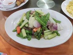 荷兰豆西芹炒猪舌-奇香楼(五眼桥横街店)