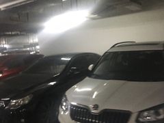 -上海青浦宝龙广场-地下停车场