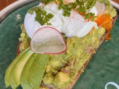 牛油果温泉蛋吐司-O'mills Sourdough Bakery&Bistro(永嘉路店)