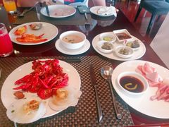 -荣誉国际酒店-云顶旋转餐厅