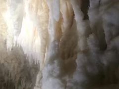 -巴马水晶宫