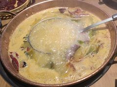 -洱火云南酸菜牛肉火锅(石景山当代商城店)